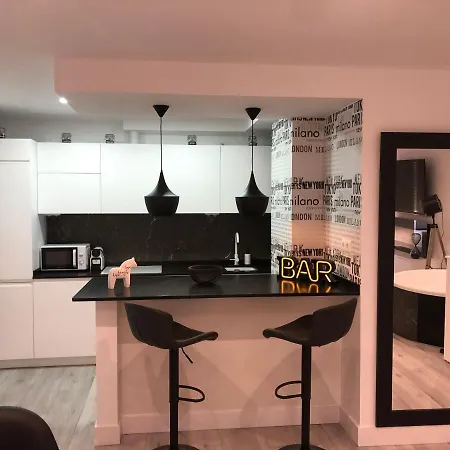 Black And White Suitte 