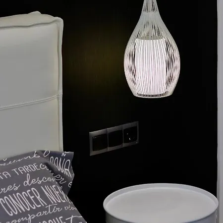 Apartment Black And White Suitte 