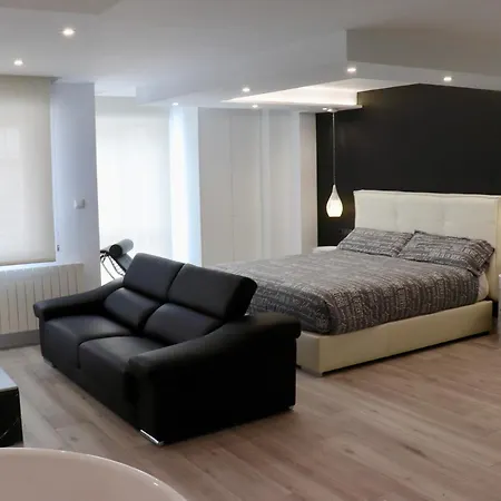 Black And White Suitte 