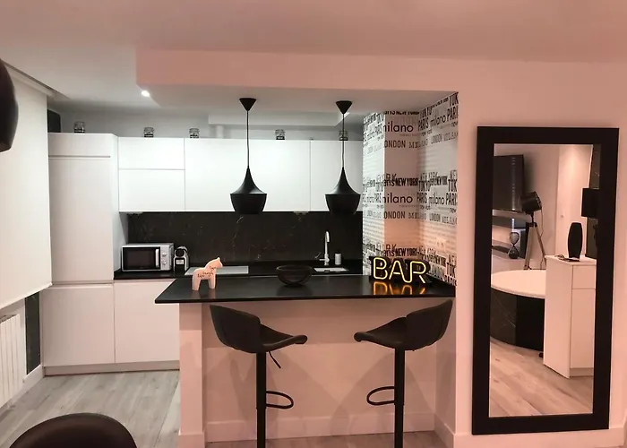 Black And White Suitte 