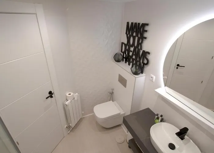 Black And White Suitte 