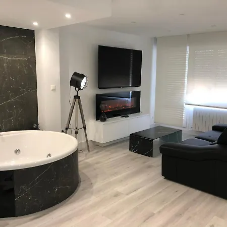 Black&white Suitte Plaza Noja