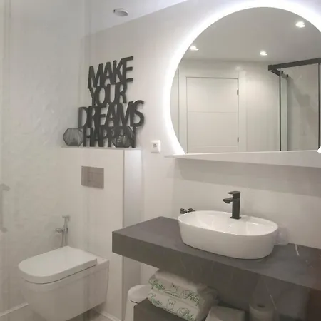 Black&white Suitte Plaza Apartment *